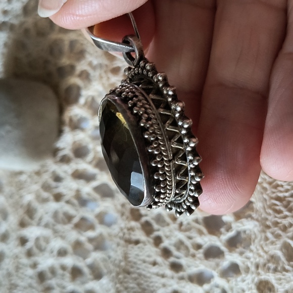 Sterling silver beautiful pendant with lemon quartz. - Picture 4 of 5